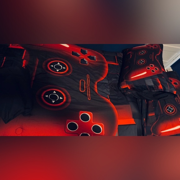 Gaming Controller Black and Red Twin Size,5 Piece Comforter/Bedding Set - Picture 7 of 8